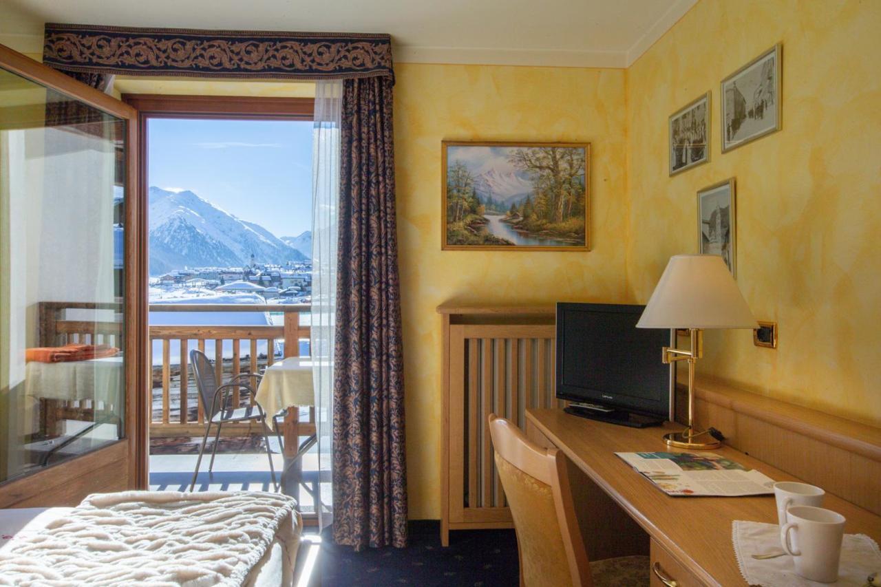 Hotel Mont Nevada - & 4*